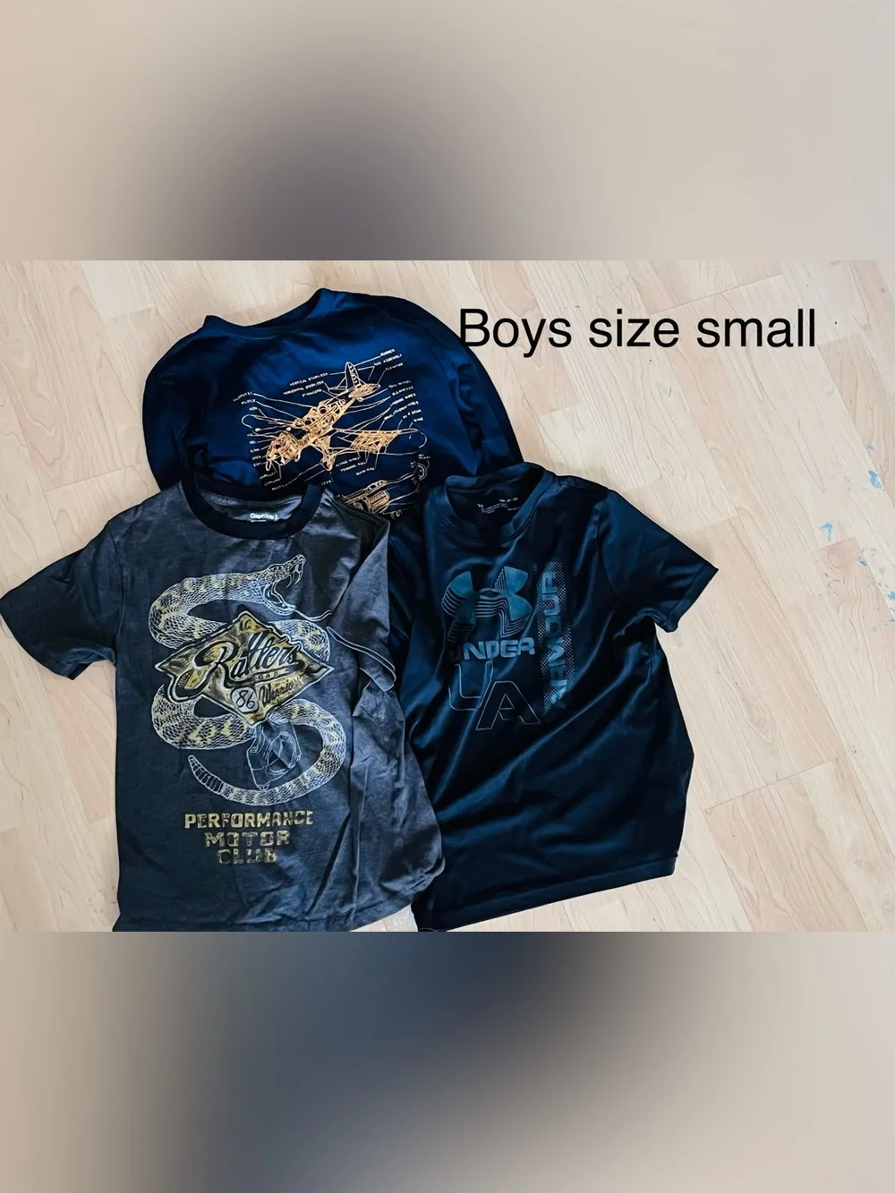 GAP Boys' Black Short Sleeve Graphic Tee with Gold Print